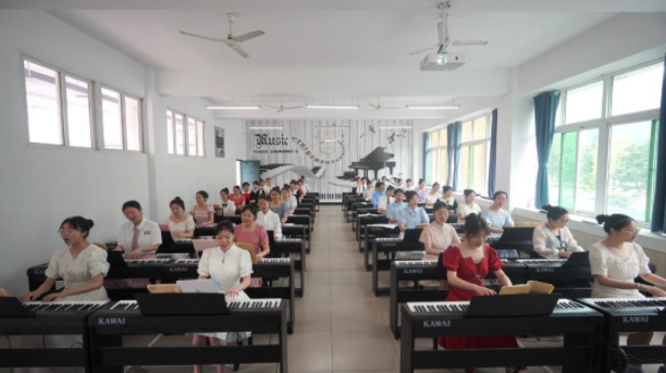 孩子和同学争论问题有时甚至吵起来这是学术上的讨论不是吵架 孩子和同学争论问题有时甚至吵起来这是学术上的讨论不是吵架