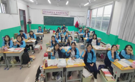 从课堂革新到教研突破再到特色试点教育正以改革为笔 从课堂革新到教研突破再到特色试点教育正以改革为笔