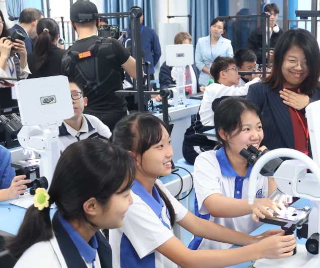 重量轻质倾向部分课程简略书本搬迁互动性实践性不足 重量轻质倾向部分课程简略书本搬迁互动性实践性不足