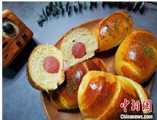 网友晒出的自制美食。瑞安宣传部供图 疫情催化别样“饮食男女”:人间烟火 “云”上佳肴