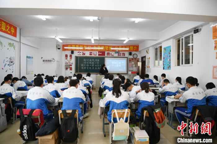  吉林高三开学：防疫措施超前部署 重视学生心理减压